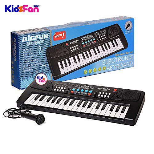 Electronic Keyboard With Mic.